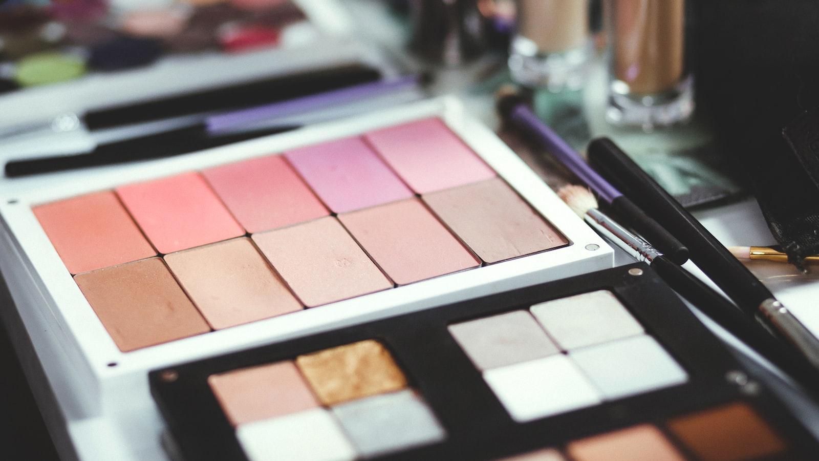 Uncover⁤ the Secrets to Achieving⁣ Flawless Beauty with Lookfantastic's Expert Recommendations